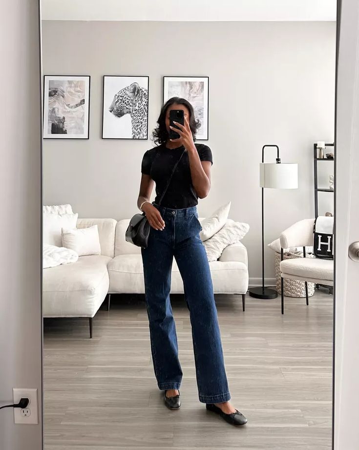 Black Ballet Flats Outfit Jeans, Black Bag Outfit Casual, How To Style Black Ballet Flats, Edgy Ballet Flats Outfit, Ballet Flat Outfit 2024, Jeans Ballet Flats Outfit, Outfits With Flats And Jeans, Outfit Ideas With Flats, Black Flats Outfit Fall