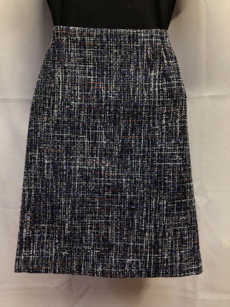 Dark blue and white lines. Fake wrap skirt with buttons. Brand = LOFT Size = 12 Color = Blue & White Item Number: 2-51815Category: Skirt Contact us for additional information or photos of this product. Skirt With Buttons, Wrap Skirt, Size 12, Dark Blue, Loft, Blue Color, Blue And White, Blue, Color