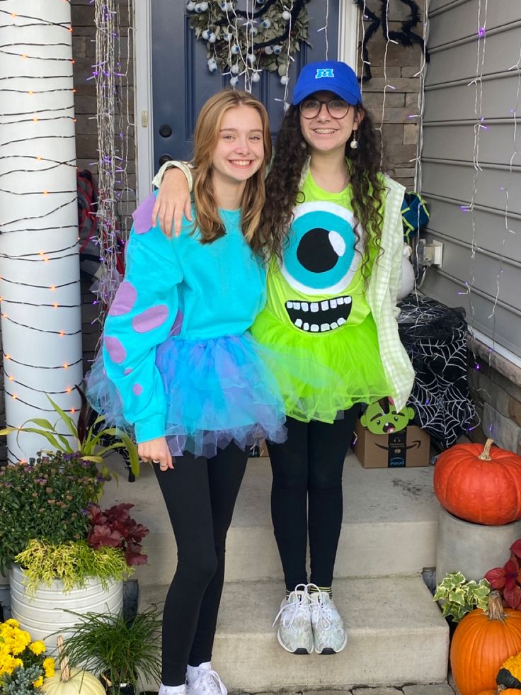 Mile And Sully Costumes, Monsters Inc Costume Ideas, Sully Costume Women, Monster Ink Costumes Diy, Mnm Halloween Costume, Sully And Mike Wazowski Costumes, Mike And Sully Costume Couple, Diy Mike And Sully Costume, Sully Diy Costume