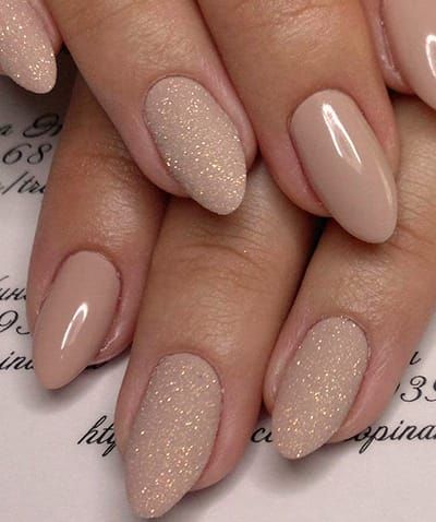 Wedding Manicure Inspo.: Create the Looks Bridal Manicure, Nails Sparkle, Short Acrylic, Wedding Nails Design, Nails Wedding, Sparkle Wedding, Nail Art Wedding, Round Nails, Sparkle Nails