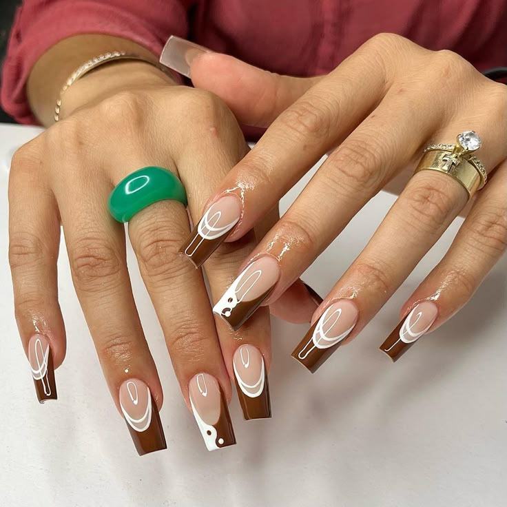 Brown White And Gold Nails, White And Brown Nails Design, Checkerboard Nail Designs, Brown Nails With White Tips, Brown And White French Tip Nails, Brown And White Nail Ideas, Good Nails Designs, Brown And White Acrylic Nails, Brown Cute Nails