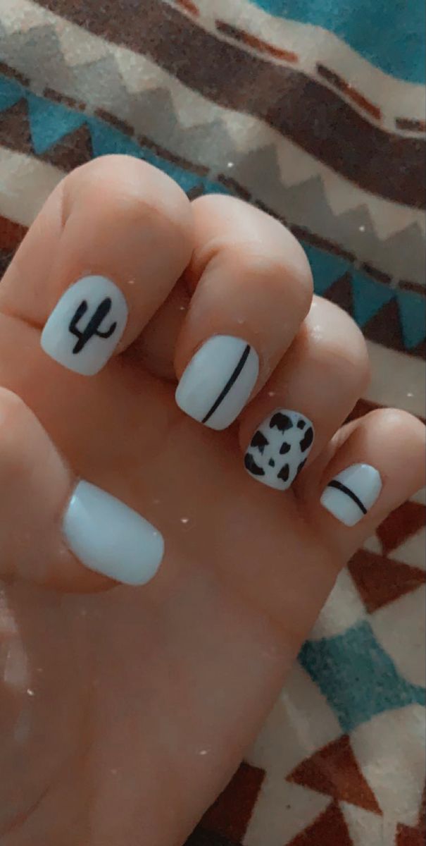 Nails For Nashville, Western Nail Ideas, Cowgirl Nails, Country Acrylic Nails, Rodeo Nails, Rounded Acrylic Nails, Cowboy Nails, Preppy Nails, Cow Stuff