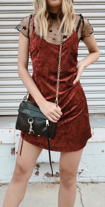 Outfit Vestido Rojo, Mode Rock, 2010s Fashion, Goth Outfit, Closet Wishlist, Velvet Cami, Fashion Forever, 2017 Fashion, Velvet Fashion