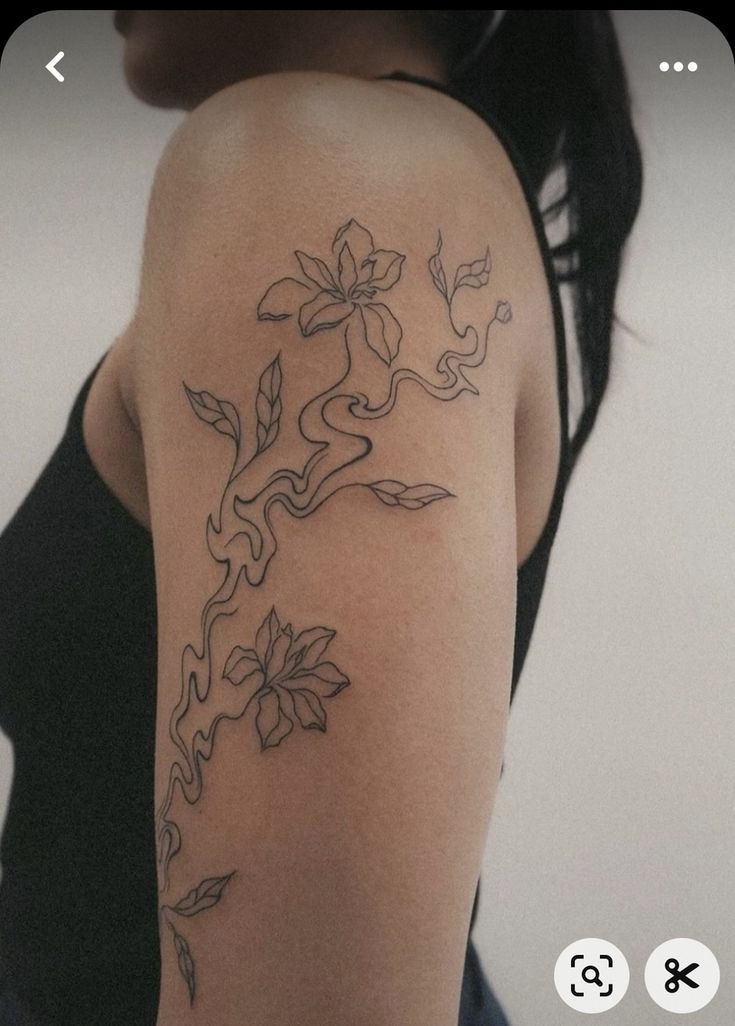 Flower Tattoos Patchwork, Jungle Tattoo, London Tattoo, Discreet Tattoos, Subtle Tattoos, Spine Tattoos, Elegant Tattoos, Abstract Tattoo, Dope Tattoos