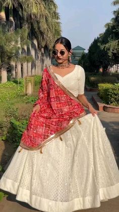 Indian Lehenga Designs, डिजाइनर कपड़े, Simple Lehenga, Trendy Outfits Indian, Indian Outfits Lehenga, Lehenga Designs Simple, Traditional Indian Dress, Outfits Indian, Red Lehenga