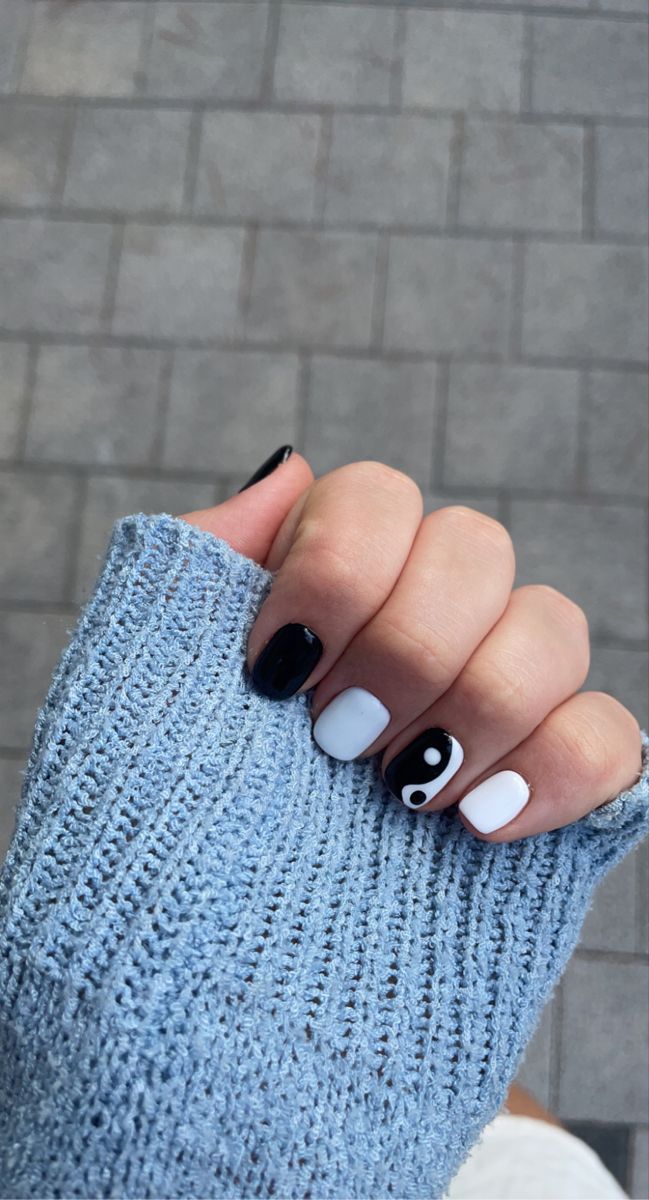 Black and white nails with a yin Yang pattern Yin And Yang Nails Short, Yin Yang Short Nails, Short Gel Nails Natural Simple Art Designs, Short Nails Ying Yang, Black And White Nails Ideas Short, Short Gothic Nails Acrylic, Short Ying Yang Nails, Black And White Ying Yang Nails, Yin Yang Nails Short