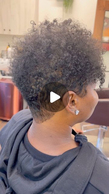 India Johnson | ❗️Tension Alopecia where⁉️ This beauty came in with tension Alopecia from years of tight ponytails. 
Blend Blend Blend! You can’t go in... | Instagram Tension Alopecia, Alopecia Hairstyles Black Women, Fade Haircut Women, Alopecia Hairstyles, Tapered Natural Hair, Short Natural Hair Styles, Fade Haircut, Pixie Hairstyles, Womens Haircuts