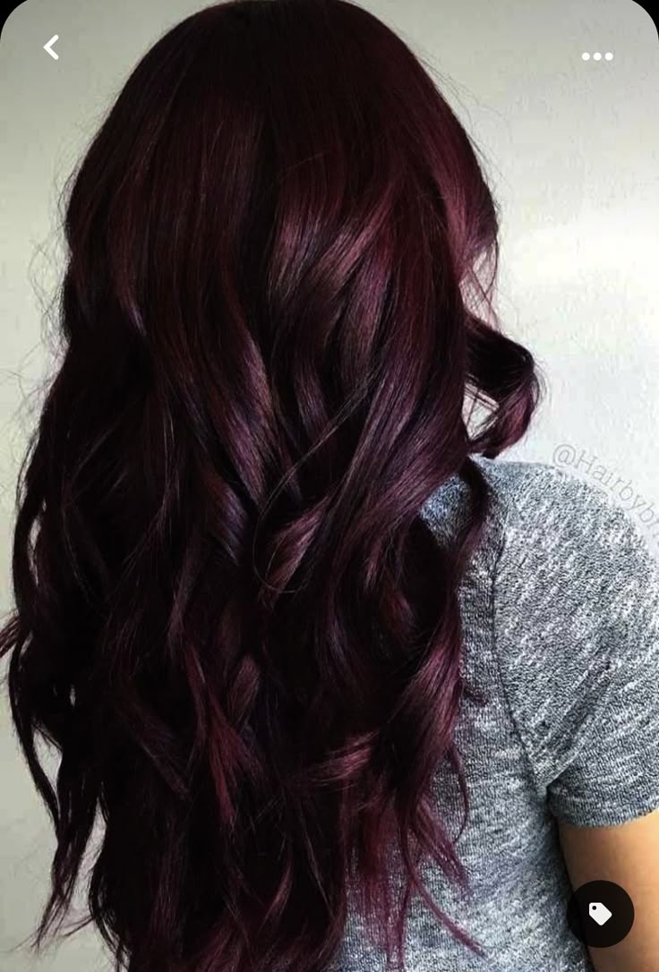 Wine Colored Natural Short Hair, Pelo Color Vino, Magenta Hair Colors, Wine Hair Color, Rambut Brunette, Hairstyles List, Magenta Hair, Wine Hair, Hair Color Burgundy