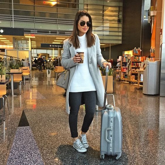 30+ Comfortable and Stylish Outfits for Long Haul Flights Long Haul Travel Outfit, Long Flight Outfit For Women, Long Haul Flight Outfit, Long Flight Outfit, Airport Outfit Winter, Travel Outfit Spring, Casual Travel Outfit, Airport Travel Outfits, Flight Outfit