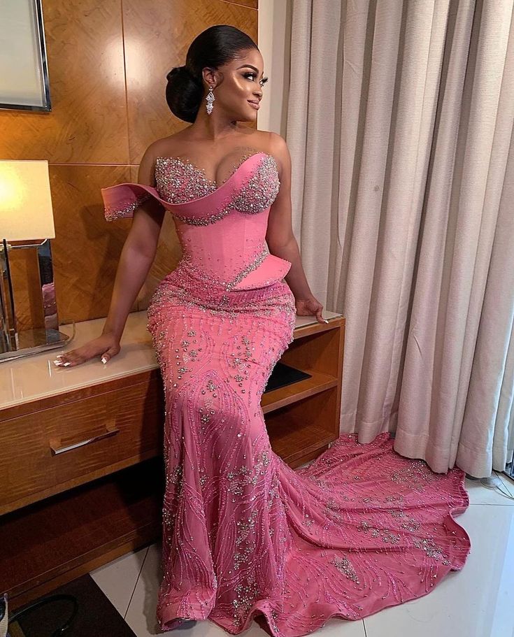 UNILAG (GREATEST AKOKITE) on Instagram: ��“💞💞💞💞 Follow @unilag_ladiesstyles Follow  @unilag_ladiesstyles Follow @unilag_ladiesstyles For more classy & unique styles for your new…” Elegant Dinner Dress, Pink Mermaid Dress, Custom Bridal Dress, African Bridal Dress, Nigerian Dress, Nigerian Lace Styles Dress, Nigerian Lace Styles, African Prom Dresses, Gorgeous Prom Dresses