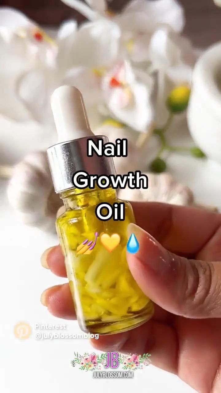 Nail Growth Diy, Nail Growth Oil, Grow Long Nails, Nail Growth Tips, Grow Nails Faster, Diy Skin Care Routine, Diy Skin Care Recipes, Nail Care Routine, Nail Care Tips