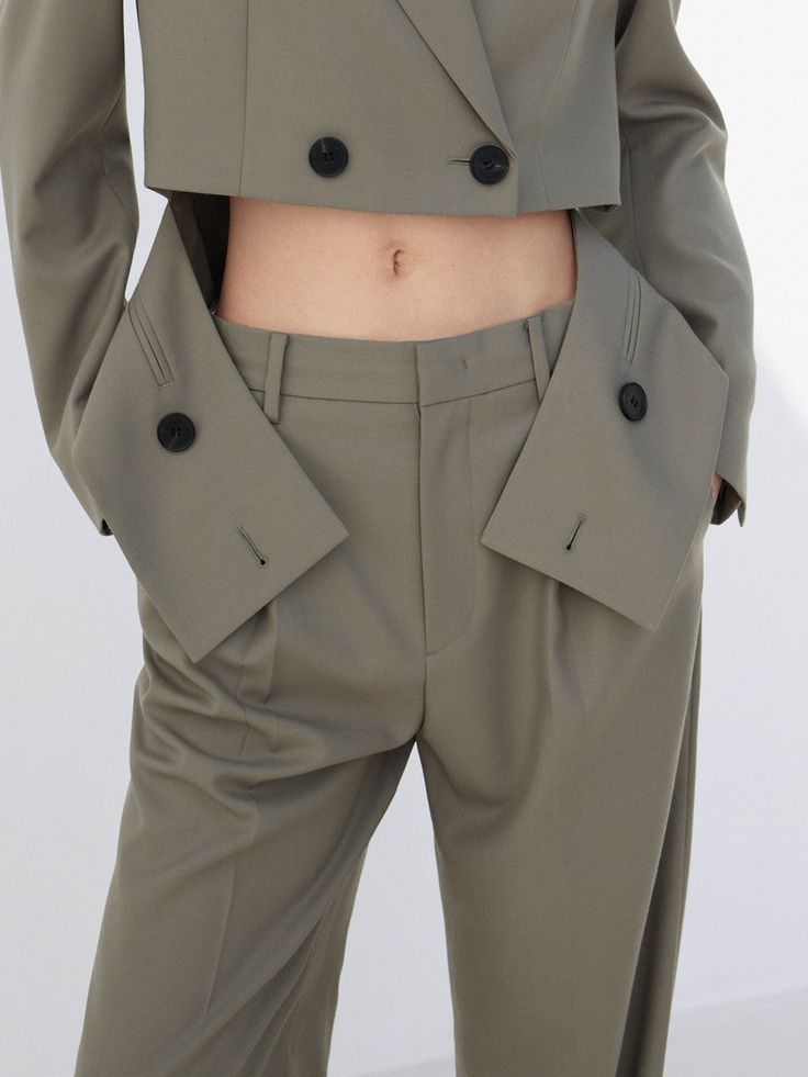 MO&Co. Women's Tailored Straight Suit Pants Features : - Wide leg silhouette- Zipper, hook and button closure- Pleating, wool blend material Code: MBC1PAT004The back length of size M is 106cmMATERIALS & CARE Material: 51.2% Polyester 48.8% WoolDo not water wash, do not bleachHang to dry, do not tumble dryLow temperature iron, professional dry cleaningDo not expose to the sunNote: Snaps together dry clean separatelyPlease select your own size in the size chart according to your figure and serve m Straight Suit, Suit Pants, Black Pants, Wool Blend, White And Black, Wide Leg, Size Chart, Dry Clean, Designer Clothes