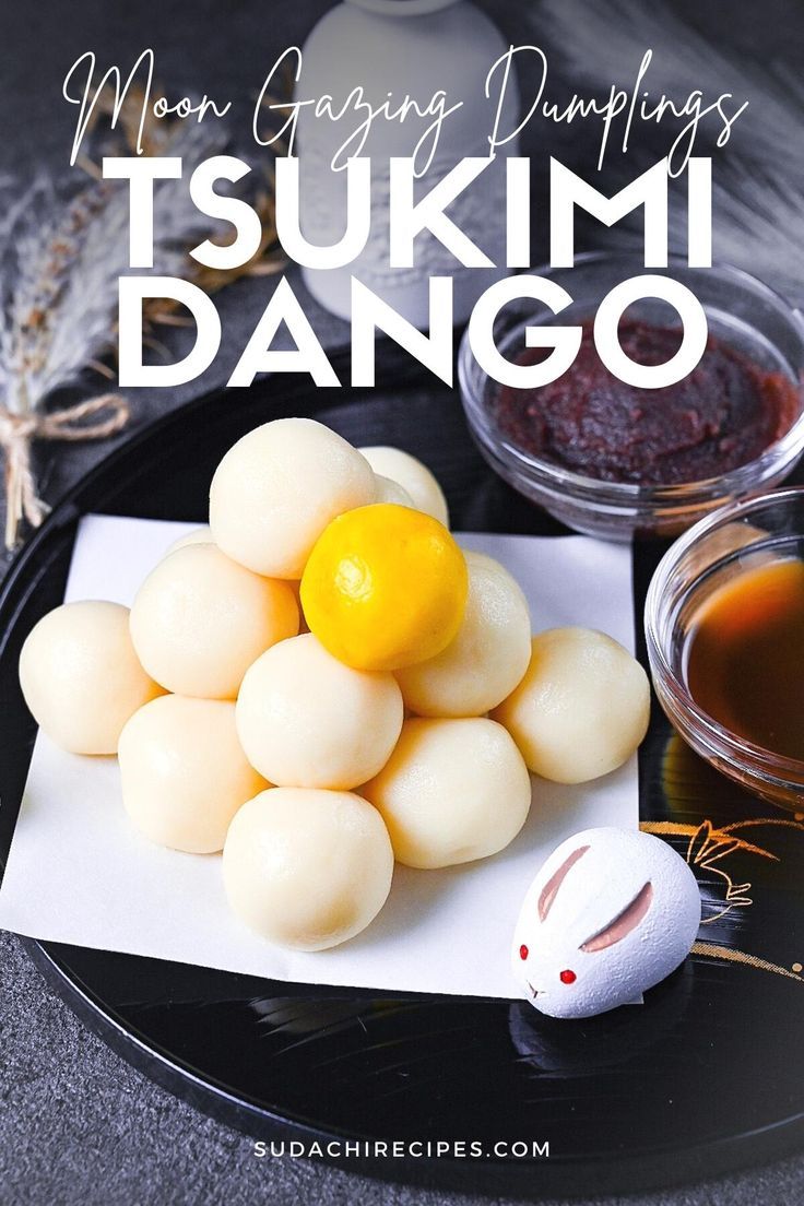 Tsukimi dango (moon gazing dumplings) arranged into a pyramid and served on a black tray with red bean paste, mitarashi sauce and a decorative white rabbit. Mochi Dumplings, Ghibli Recipes, Wagashi Recipe, Dango Recipe, Steam Food, Japan Dessert, Rice Dumpling, Japanese Dessert Recipes, Dim Sum Recipes