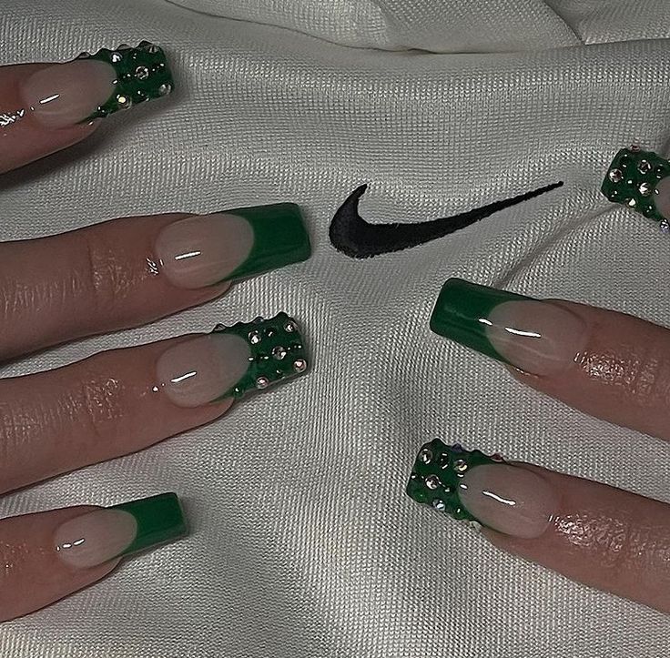 Dark Green Nail Ideas Acrylic, Dark Green Nails Coffin Short, Nail Inspired Green, Green And Brown Nails Acrylic, Green Coffin Nail Ideas, Green Nails Prom, Square Green Nails, Short Green Acrylic Nails, Green And Brown Nails