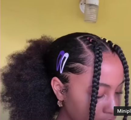 Festival Natural Hairstyles, Rubber Band Hairstyles Two Puffs, Rubber Band Hairstyles Natural Hair Puff, Y2k Hairstyles For Short 4c Hair, Rubberband Hairstyles Natural Hair, Hairstyles For Short 4c Natural Hair, Kawaii 4c Hairstyles, Cabello Afro Natural, Hair Puff