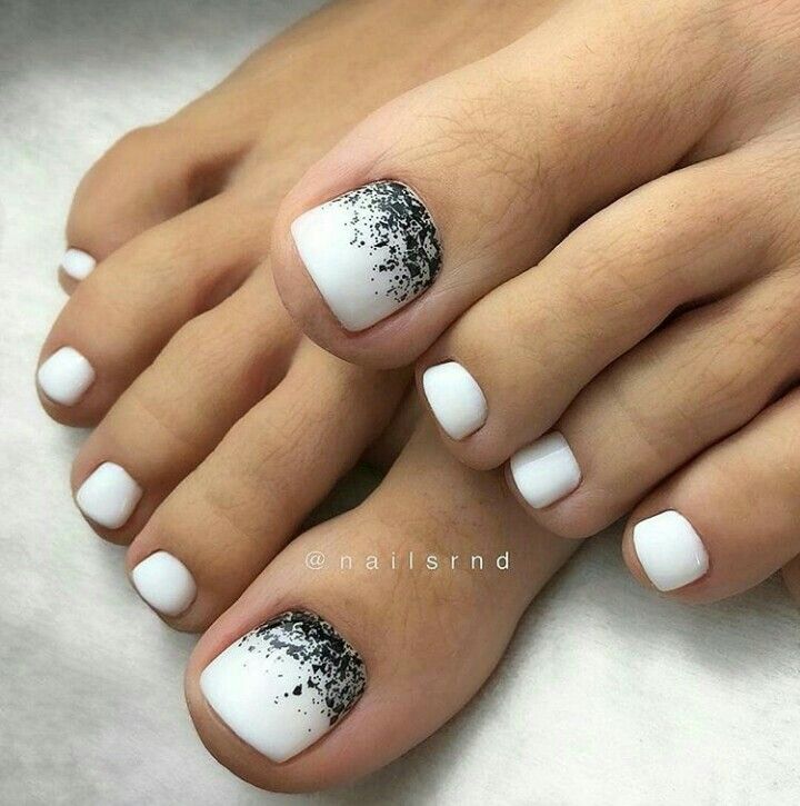 White black ToeNails Black Toe Nails, White Pedicure, Toenail Art Designs, Pedicure Designs Toenails, Toe Nail Color, Cute Toe Nails, Pedicure Designs, White Nail Designs, Black Nail Designs