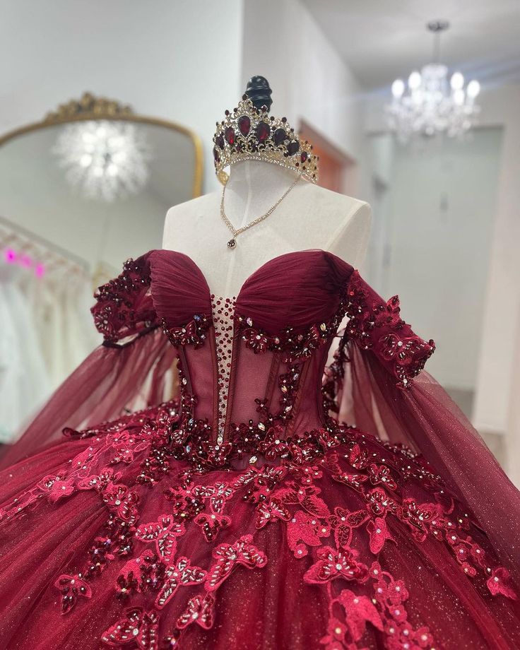 Red Quinceanera Dresses Long Sleeve, Red Quince Dress With Sleeves, Wine Red Quince Dress, Moda 2000 Quinceanera Dresses Red, Quinceñera Dresses Red, Quinceanera Dresses Dark Red, Black And Red Quince Dress, Dark Red Quince, Quinceanera Dresses Maroon