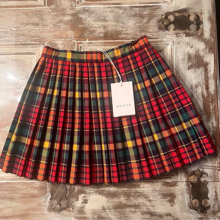 Gorgeous Fall And Winter Pleated Preppy Style Skirt With Side Zip. Brand New With Tags. Perfect For The Coming Holiday Season. Multicolor Skirt, Style Skirt, Fall And Winter, Preppy Style, Kids Bottoms, Skirt Fashion, Side Zip, Red Green, Knee Length