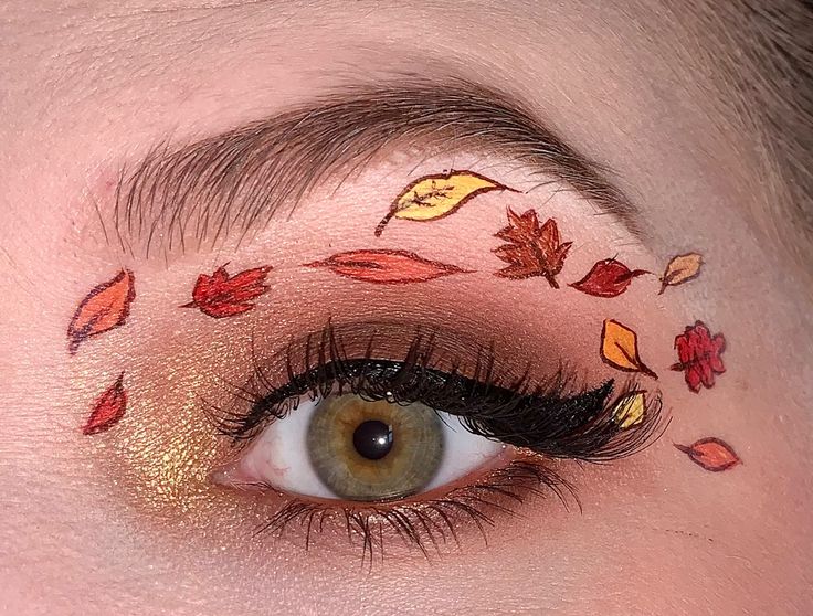 Fall Makeup Eye Looks, Fall Inspired Eye Makeup, Leaves Makeup Autumn, Autumn Leaf Makeup, Autumn Inspired Makeup, Fall Leaves Makeup Looks, Halloween Makeup Looks Eyeshadow, Thanks Giving Make Up, Fall Leaves Face Paint