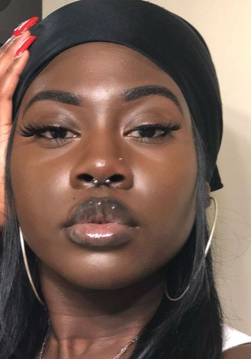 Bijoux Piercing Septum, Cute Nose Piercings, Black Queens, Dark Skin Beauty, Dark Skin Makeup, Dark Skin Women, Girls Makeup, Nose Piercing, Bobbi Brown