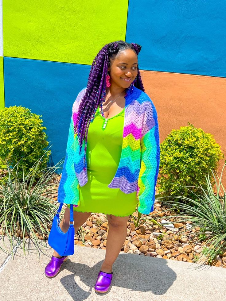 This mini dress has so many sweet details! It has a bodycon fit with scalloped edges and a V-neck. Pair with some cowboy boots for an adorable summer look! True to size. 92% POLYESTER, 8% SPANDEX Model is 5'7 wearing size small. Seen styled with: Rainbow Knit Cardigan https://www.aspynandivy.com/products/rainbow-knit-top-extended-sizes?_pos=1&_sid=f95bd5833&_ss=r Everything Measured in Inches Waist: Length: Small-11.5'' Small-31' Medium-12.75' Medium-31' Large-13' Large-33'