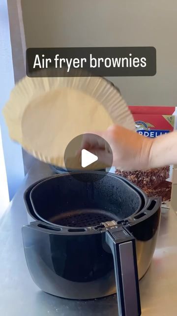 a video demonstrating how to make air fryer brownies