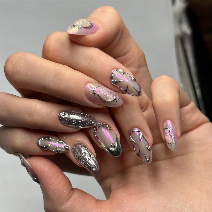 Pink And Silver Nail Designs, Silver And Pink Nails, Silver Nail Designs, Eye Nail Art, Punk Nails, Silver Nail, Edgy Nails, Grunge Nails, Casual Nails