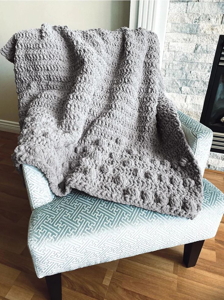 Free Hendry Blanket Pattern – Mary Maxim Bulky Blanket, Tl Yarn Crafts, Afghans Crochet, Mary Maxim, Afghan Throw Blanket, Bernat Blanket Yarn, Knitted Afghans, Crochet Afghans, Lion Brand Yarn