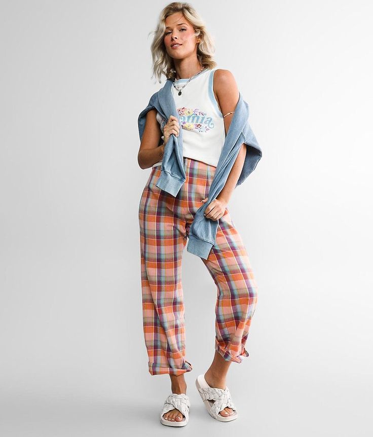 Billabong Break Point Cropped Plaid Pant - Orange 24, Women's Multi The Salty Blonde Collection Linen blend pant Rise measures 11 1/2 Inseam measures 27 Shoe sku 964094 Model Info: Height: 5'4 | Bust: 30 1/4 | Waist: 23 | Hip: 35 | Wearing Size: 25x27. 85% Cotton, 15% Linen. Hand wash cold inside out separately. Do not bleach. Do not tumble dry. Cool iron. Do not dry clean.. WOMEN'S BOTTOMS SIZE CONVERSION CHART Waist (size) 22 23 24 25 26 27 28 29 30 31 32 33 34 36 38 Juniors - 00 0 1 3 5 7 9 1 The Salty Blonde, Plaid Pants Women, Break Point, Linen Beach Pants, Plaid Pant, Salty Blonde, Cropped Cargo Pants, Linen Blend Pants, Women's Bottoms