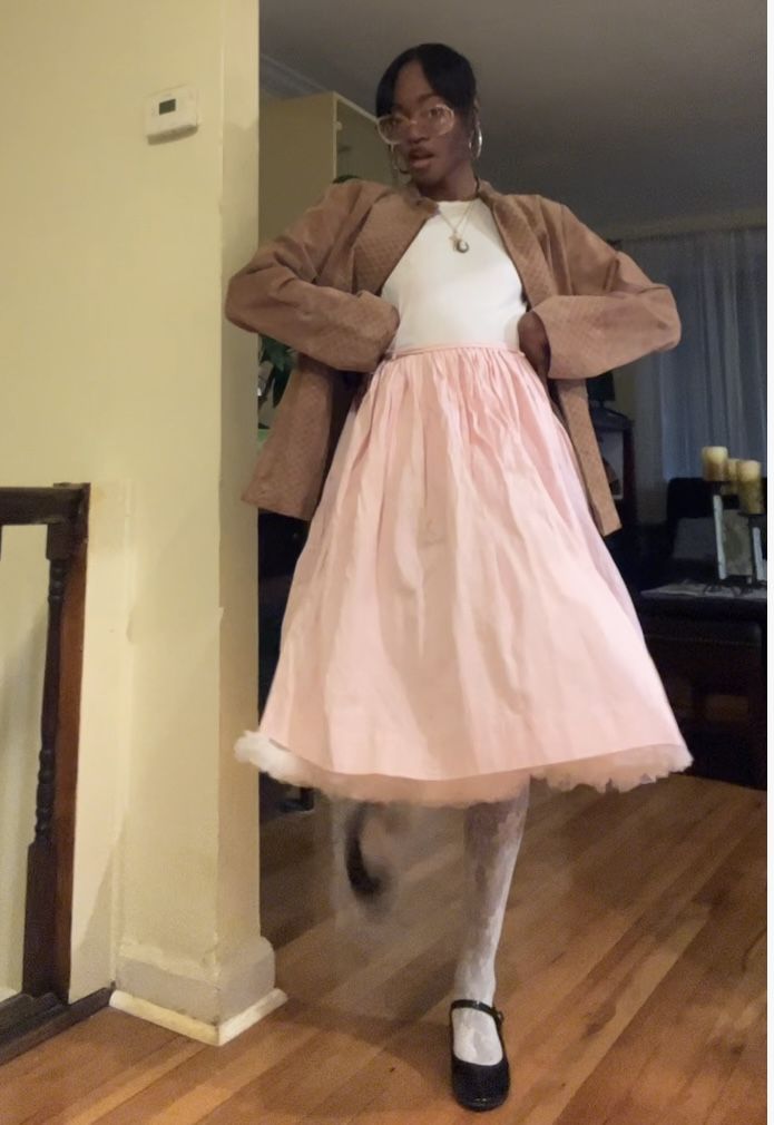 me 🤝 50s skirts 50s Aesthetic Fashion Women, 50s Winter Outfits, 50s Dress Outfit, Pink Academia Aesthetic Outfit, Modern 50s Style Outfits, 50s Aesthetic Outfits, Pink Academia Outfits, Pink Dark Academia, Pink Ballet Flats Outfit