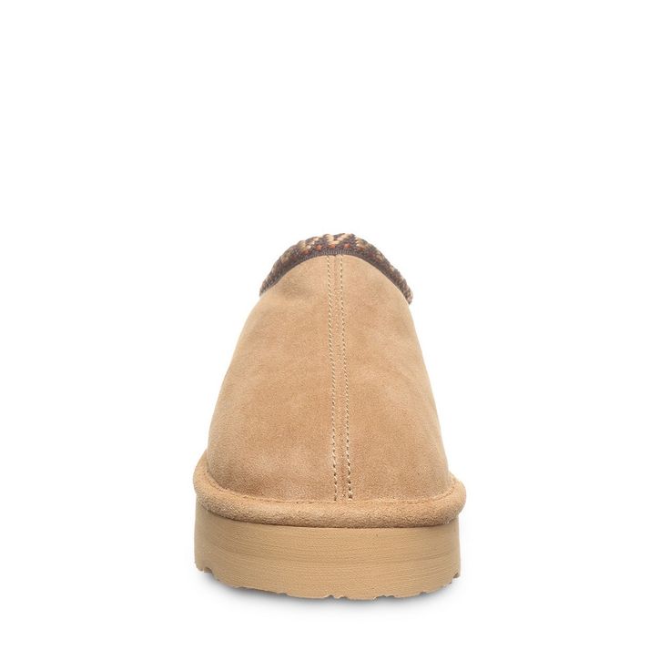 If you like a slip on with great support and durability both indoors and outdoors, these classic suede slippers will not disappoint. Whether you’re taking a late-night store run or reading a book in your favorite chair, these slippers will hug your feet and keep them perfectly warm with their wool blend lining. Toddler Slippers, Coffee Sizes, Suede Slippers, Platform Clogs, Clog Slippers, Girls Shoes Kids, Round Toe Heels, Slipper Boots, Big Kid