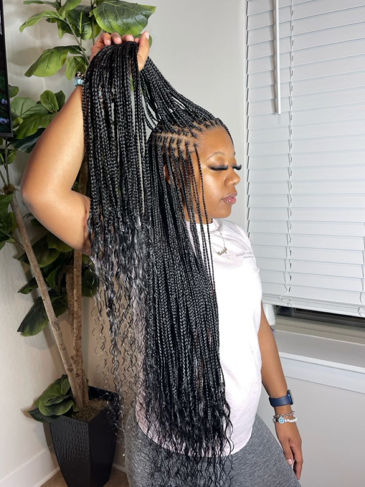 Knotless Braids With Curly Ends, Small Knotless Braids, Braids With Curly Ends, Small Knotless, Small Box Braids, Black Curls, Short Box Braids Hairstyles, Braided Hairstyles For Black Women Cornrows, Short Box Braids