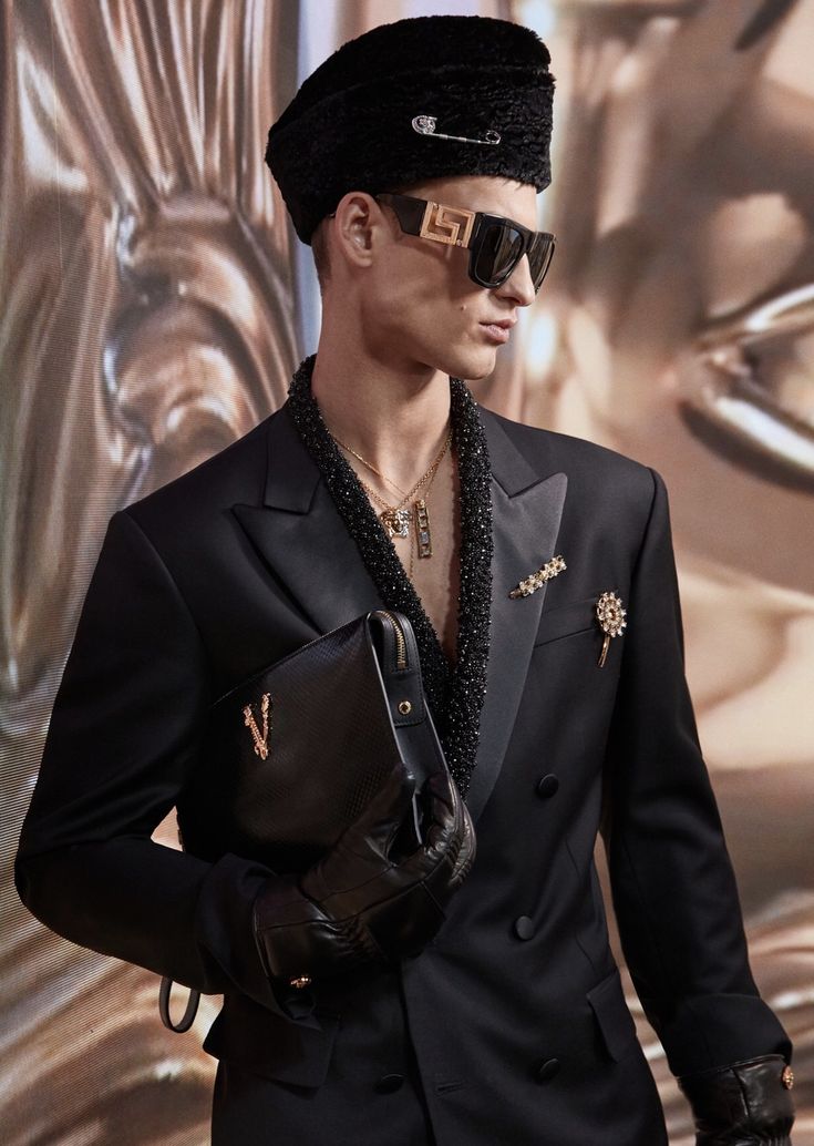 Mens Bridal Shower Outfit, David Trulik, Versace Fall 2020, Black Outfit Men, High Fashion Men, Menswear Accessories, Boujee Outfits, Stylish Mens Fashion, Americana Fashion