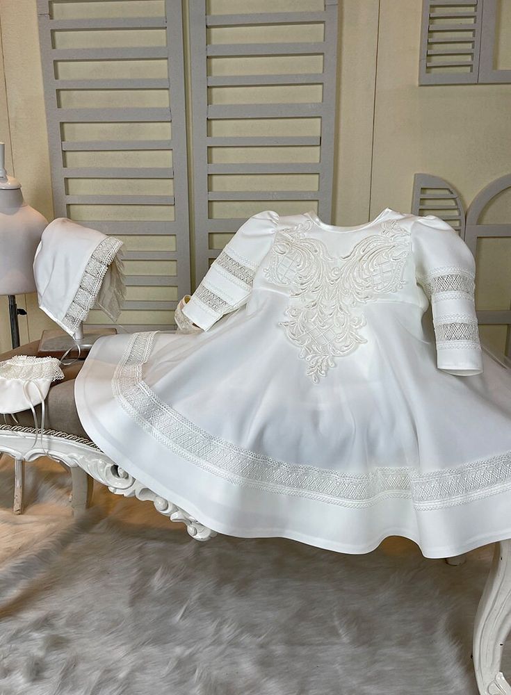 Baptism Dresses specially designed for your baby to shine like an angel on his most special days; Wedding, Birthday, baby shower It can accompany you on Mevlüt and many other special occasions. Süslü Collection carefully prepares special designs from fabrics suitable for your baby's skin. It can be produced in accordance with the dimensions of your baby. Shipping is paid by the buyer, you must order at least 1 month in advance for the preparation and delivery of the order to you. Elegant Princess Dress With Pearl Embroidery For Baptism, White Dress With Pearl Embroidery For Ceremony, White Ceremony Dress With Pearl Embroidery, White Pearl Embroidered Dress For Ceremony, Elegant Baptism Princess Dress With Lace Trim, Elegant Princess Dress With Lace Trim For Baptism, Fitted Pearl Embroidered Dress For Baptism, Cream Princess Dress For Baptism, White Princess Dress With Lace Trim For Baptism