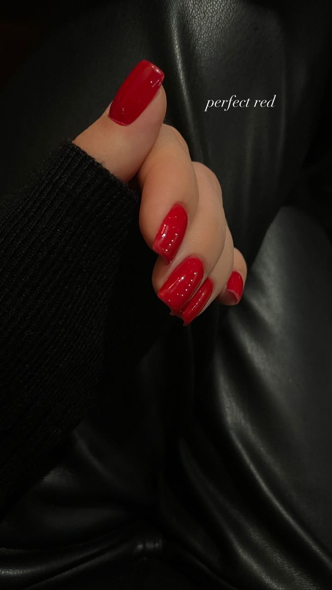 Short Red Nails, Permanente Make-up, Work Nails, Smink Inspiration, Nagel Inspo, Elegant Nails, Classy Nails, Fire Nails, Pretty Acrylic Nails