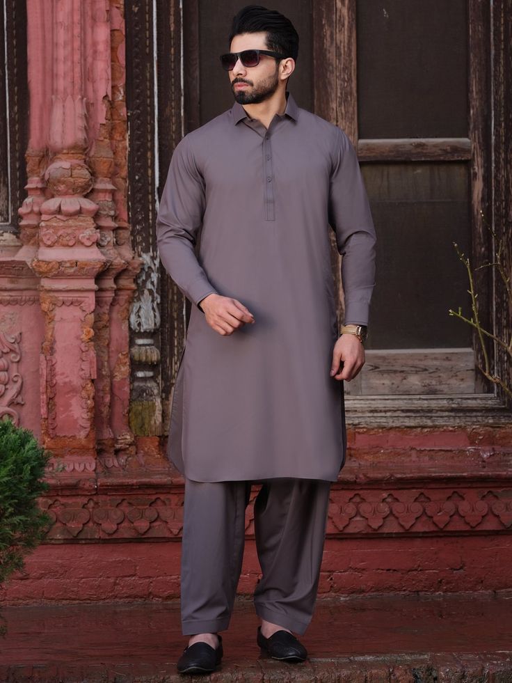 Grey Pathani For Men, Patani Kurta Men, Shalwar Kameez With Coat Men, Cute Muslim Couple Pics, Wasim Akram, Pathani For Men, Gents Wear, Men Dressing, Sherwani For Men Wedding