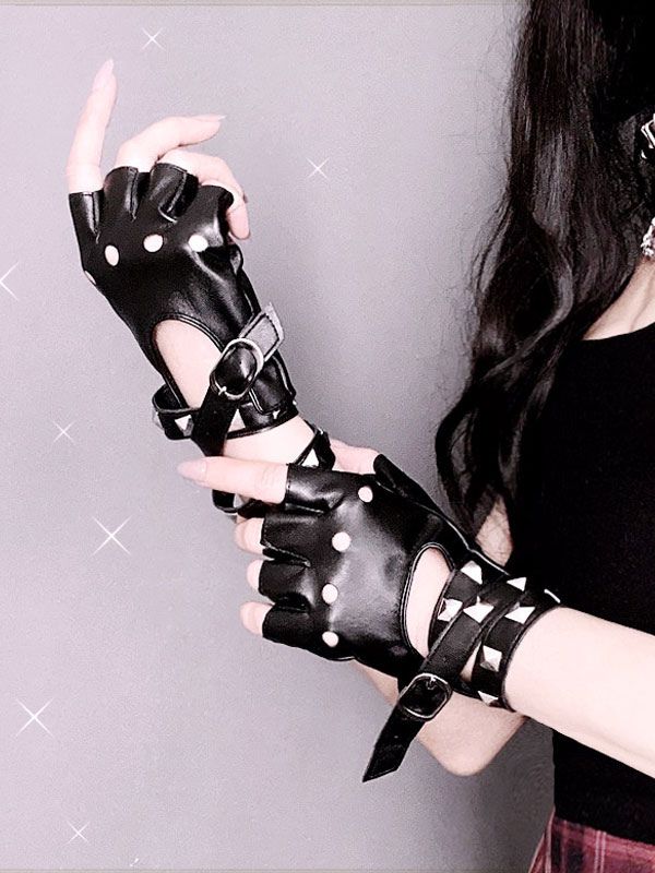 Gothic Lolita Metallic Oversleeves Rivets� Metal Details Metal Miscellaneous Black Lolita Accessories Fingerless Leather Gloves, Real Aesthetic, Celestia Ludenberg, Leather Fingerless Gloves, Grunge Looks, Summer Gloves, Lolita Outfits, Harajuku Fashion, Dark Fashion