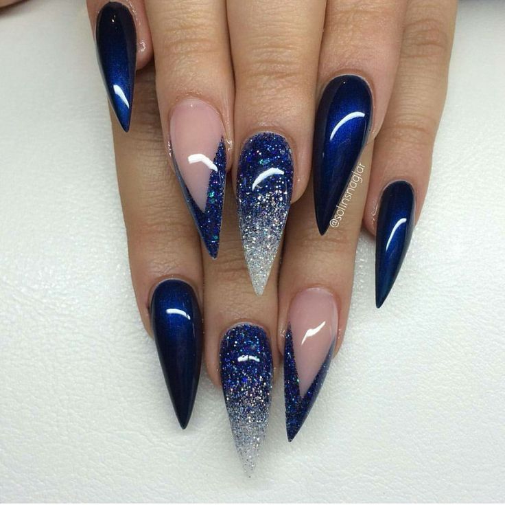 Blue glittery stiletto nails Blue Gel Nails, Navy Nails, Nails With Glitter, Stiletto Nail Art, Valentine Nails, Blue Acrylic Nails, Stiletto Nails Designs, Her Nails, Blue Nail