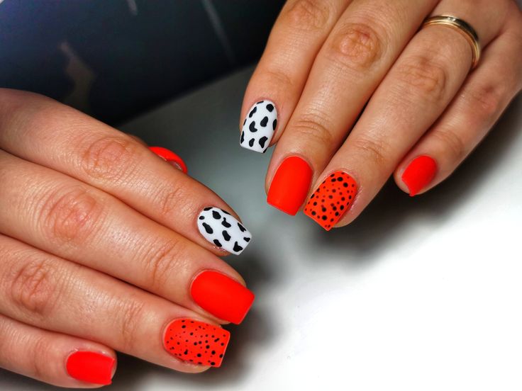 Short Gel Nails Summer Bright Designs, Hot Nails Trends 2024, Abstract Nails Short, Braiders Nails, Braider Nails, Cute Nail Polish, Cow Nails, Nail Time, Work Nails