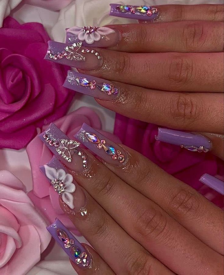 Acrylic Nails Sweet 16, Lilac Nails For Quinceanera, Purple Nails For Quinceanera, Repunzel Quince Theme Nails, Quince Nails Purple And Gold, Lilac Purple Quinceanera Nails, Quince Theme Ideas Purple, Xv Nails Purple, Quinceanera Purple Nails