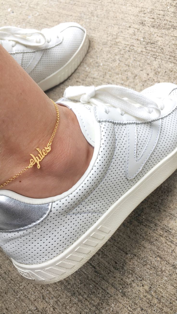 Calf Tattoos For Women, Name Anklet, Julia Marie, Anklets Diy, Ankle Bracelet Tattoo, Cheap Diamond Rings, Anklet Gold, Rings Ideas, Anklet Designs