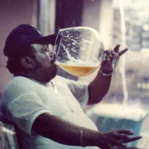 My man keeps it real with a fishbowl of beer. That should quench the thirst for a bit... Sup Girl, It's Friday, Drink Up, Like A Boss, My Vibe, Bones Funny, Funny Photos, Make Me Smile, I Laughed