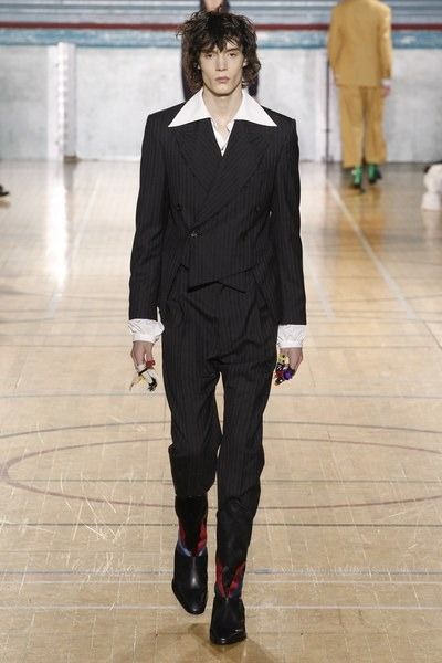 Vivienne Westwood Suit, Mens Fashion Dressy, Model Runway, Menswear Runway, Mens Fashion Photography, Don Juan, Prom Looks, Black Men Fashion, Menswear Collection