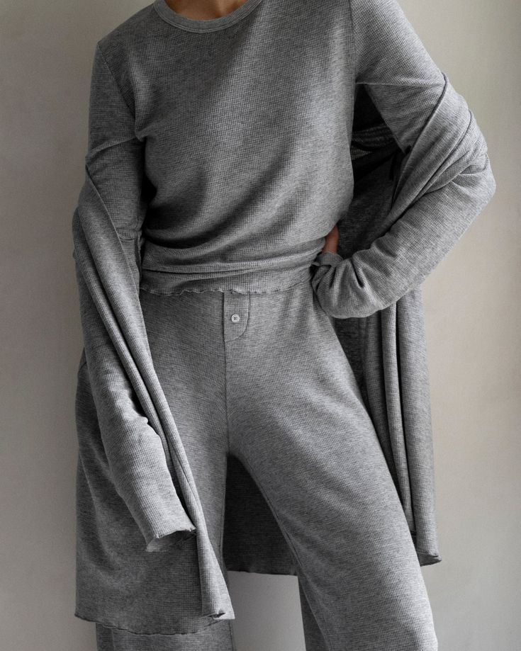 Heather Grey Comfy Stretch Tops For Layering, Cozy Crew Neck Tops For Daywear, Soft Stretch Tops For Loungewear, Cozy Gray Tops For Layering, Cozy Tops For Winter Daywear, Cozy Winter Tops For Daywear, Soft Crew Neck Top For Loungewear, Oversized Fine Knit Tops For Loungewear, Fine Knit Crew Neck Top For Loungewear