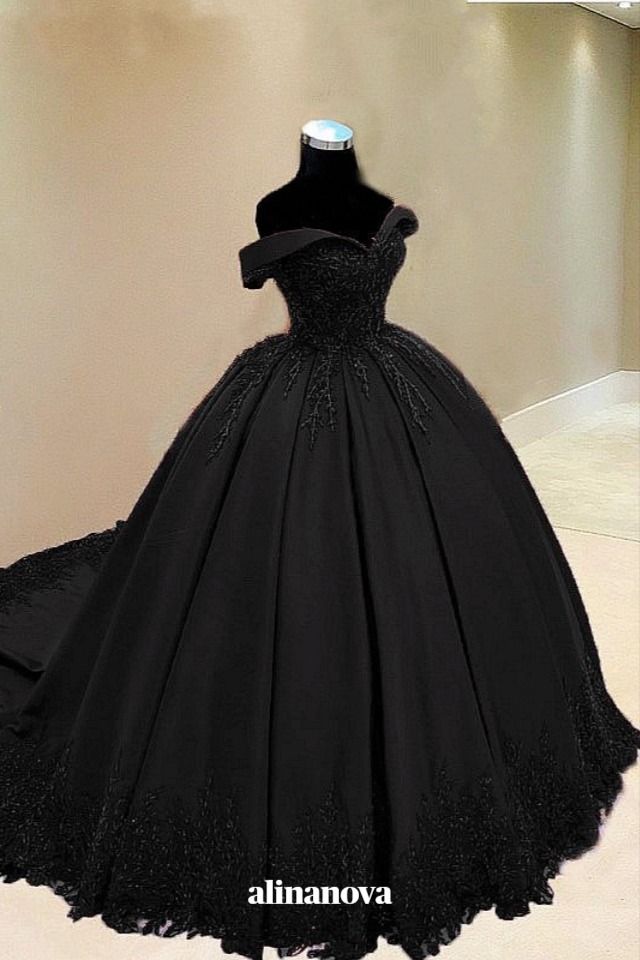 Black Ball Gown Wedding Dress, Black Wedding Gowns, Black Quinceanera Dresses, Black Wedding Dress, Black Ball Gown, Pretty Quinceanera Dresses, Princess Ball Gowns, Prom Dress Inspiration, Ball Gowns Evening