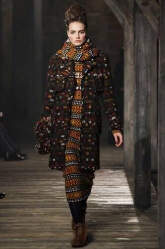 Chanel Runway, The Cardigans, Mary Stuart, Chanel Jacket, Chanel Couture, Chanel Fashion, Kilt, Pre Fall, European Fashion