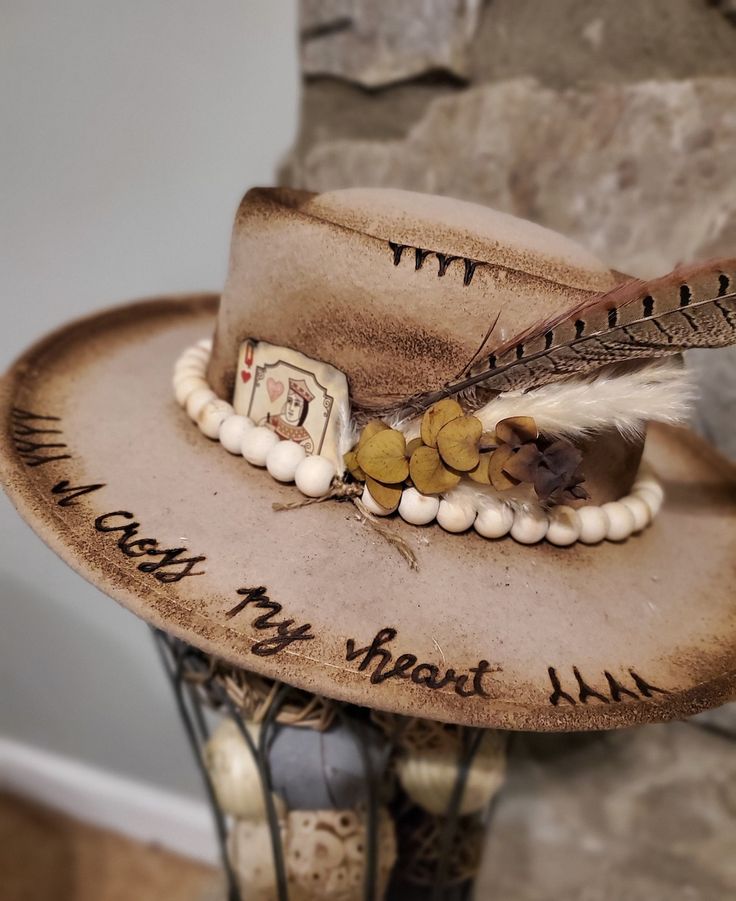 Custom Luxury Winter Fedora, Cheetah Print Burned Hat, Fedora Hat Decorating Ideas, Customized Cowgirl Hats, Custom Fedora Hat Ideas, Custom Hats For Women, Cowboy Hats Decorated, Custom Hat Bands, Custom Hat Ideas