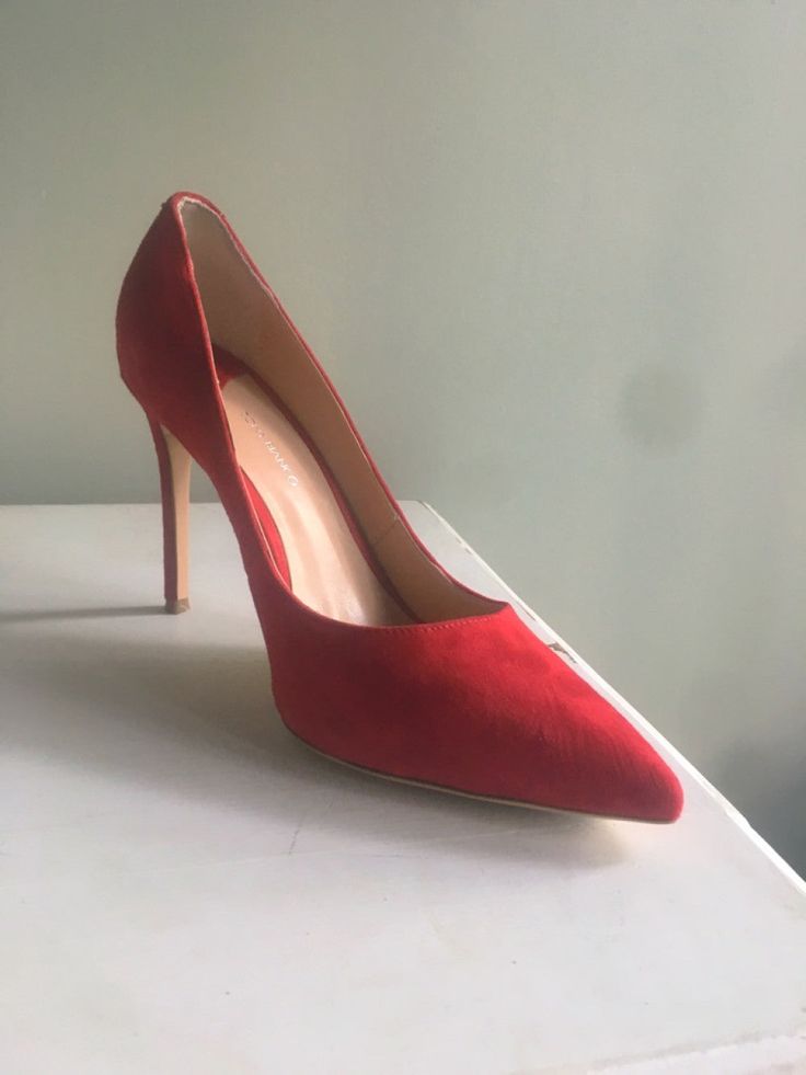 Channeling Devil Wears Prada with these sexy pumps. You'll feel like a boss when your strutting your stuff in these red hot heels. Soft red suede, 4 inch heel, leather sole. Fire Kids, Devil Wears Prada, Hot Heels, Tony Bianco, Soft Red, 4 Inch Heels, Red Suede, Suede Pumps, Red Fire