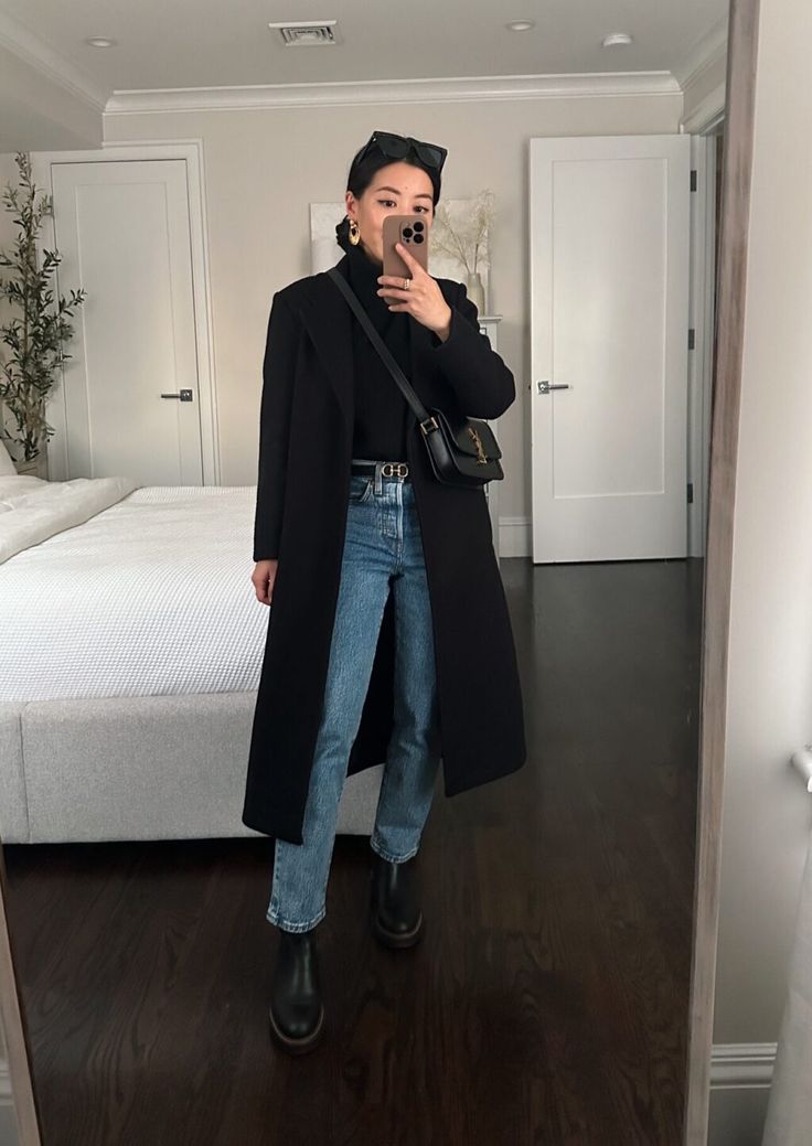 How To Style Chelsea Boots, Chelsea Boot Outfits Women, Petite Winter Outfits, Chelsea Boot Outfit, Straight Jeans Outfit, Outfit Petite, Chelsea Boots Outfit, Winter Boots Outfits, Boots Outfit Ankle