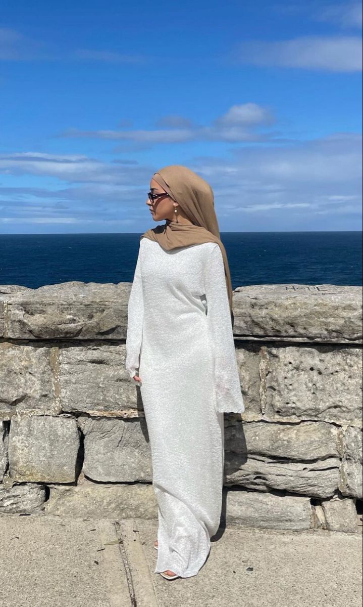 Modesty Beach Outfits, Hijabi Outfits Casual Summer Modest Fashion, Hjab Clothes Summer, Hijabi Summer Outfits 2024, Dress Outfits Hijab, Hijabi Summer Dresses, Hijabi Summer Fits, Elegant Modest Outfits, Summer Outfit Hijab